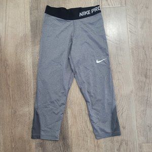 Girls Nike Pro Capris